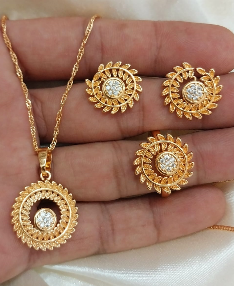 Golden hot sale locket price