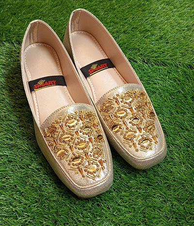 gold pumps for women