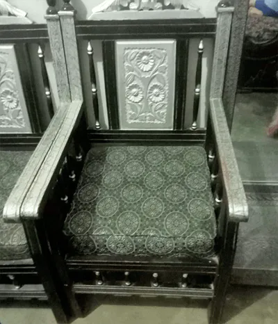 Preloved Used SofaChair - Image 2