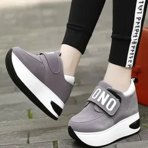 joggers and sneakers women 1