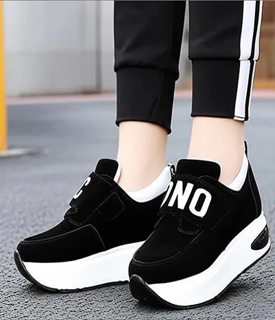 joggers and sneakers women