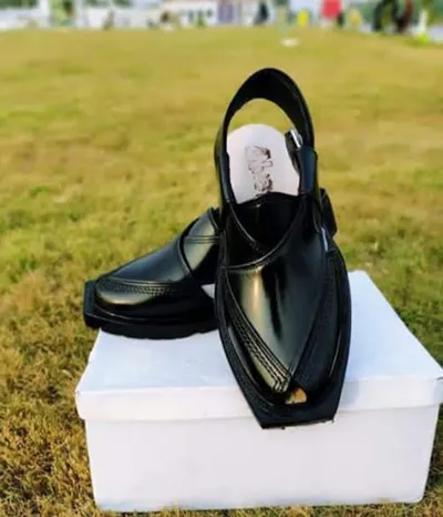 norozi chappal black